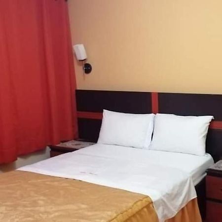 Hotel Mayros Satipo Eksteriør billede